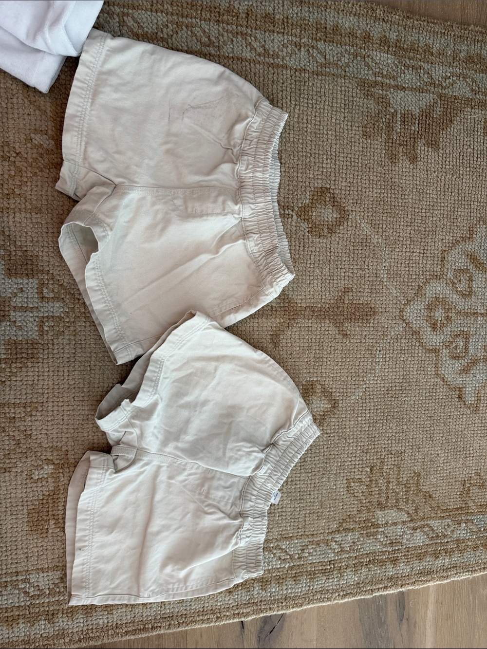 Kids Neutral Cream Elastic Waist Shorts - Pack Beaufort Bonnet size 6